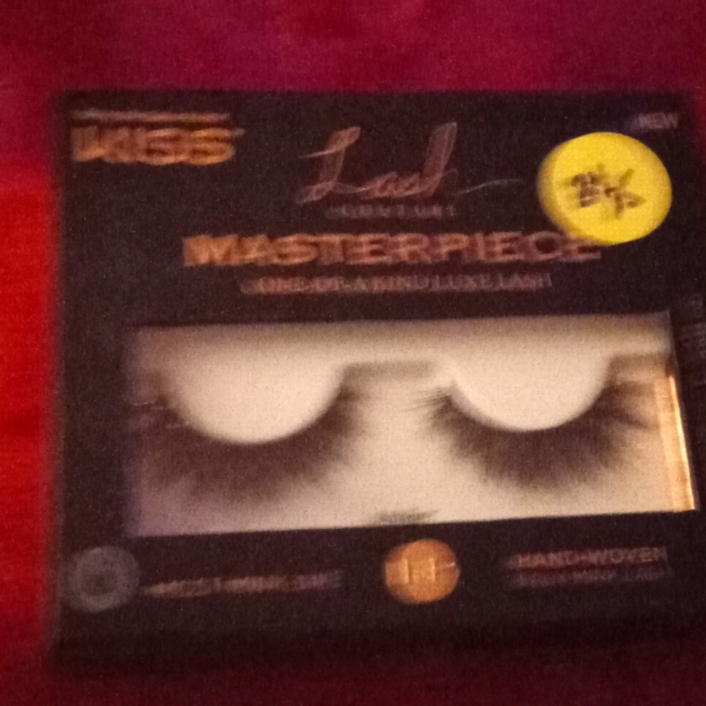 Kiss lash couture masterpiece one of a kind luxe lash.